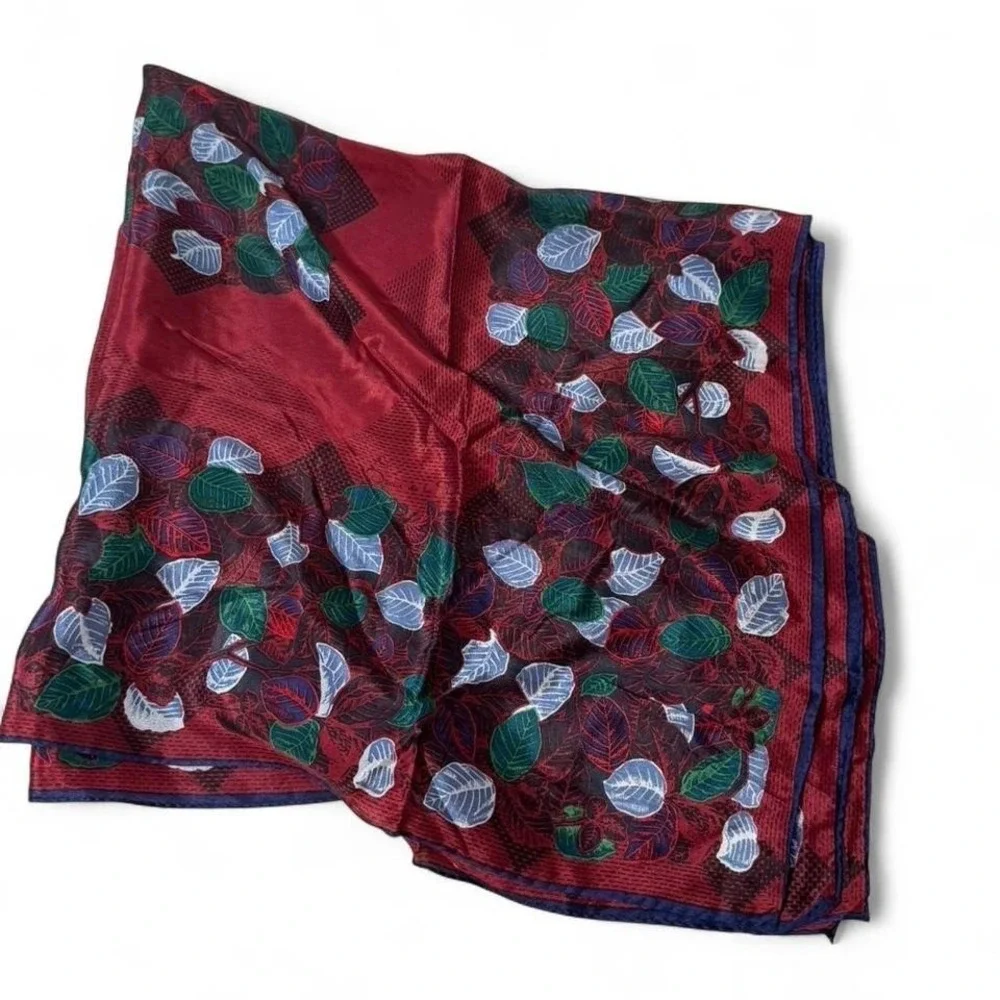 Oscar de la Renta vintage silk scarf Red and green with‎ leaf pattern